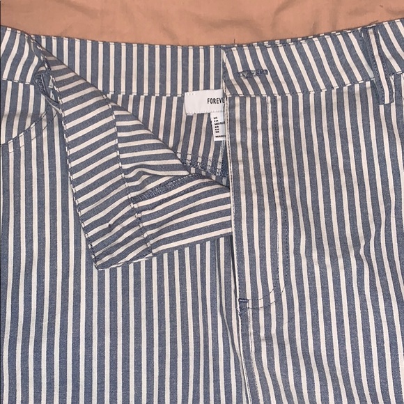 Blue and white striped fitted skirt - Picture 2 of 3